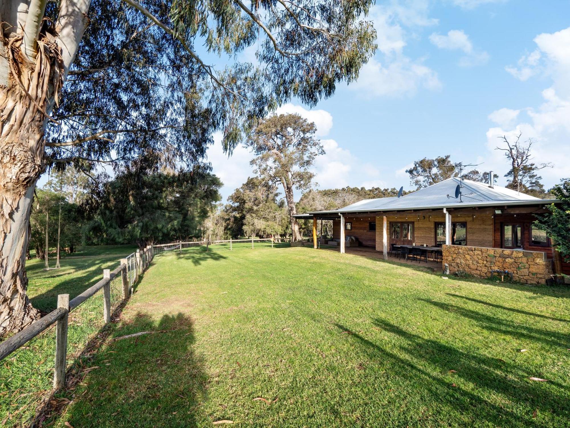 Island Brook Estate Vineyard And Chalets Yelverton Extérieur photo